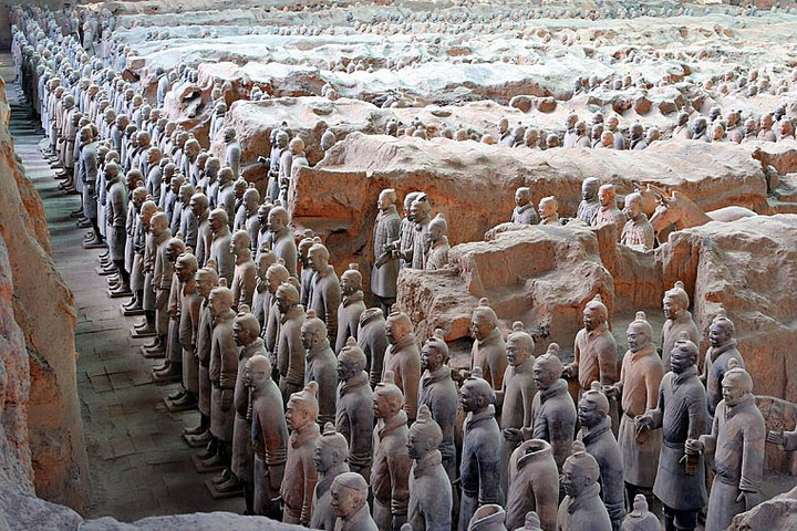 Терракотовая армия Цинь Шихуанди (210–209 гг. до н. э.)